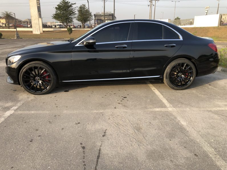 
								Nigerian Used 2015 Mercedes-Benz C 300 full									