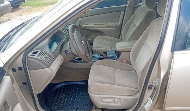 
								2004 Toyota Camry full									