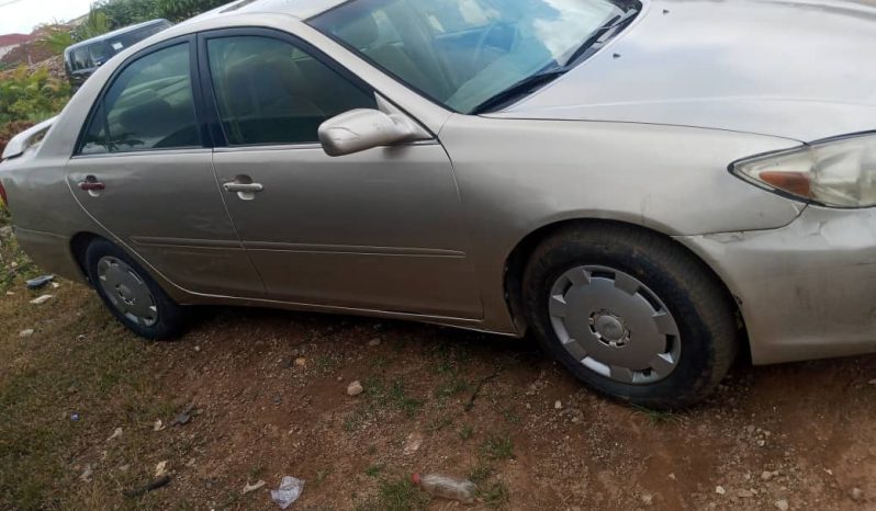 
								2004 Toyota Camry full									