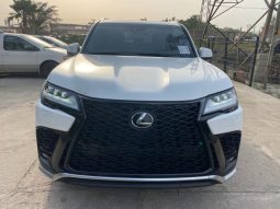 
										2022 Lexus LX600 full									