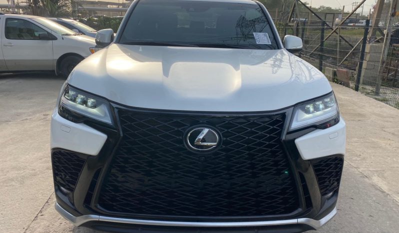 
								2022 Lexus LX600 full									