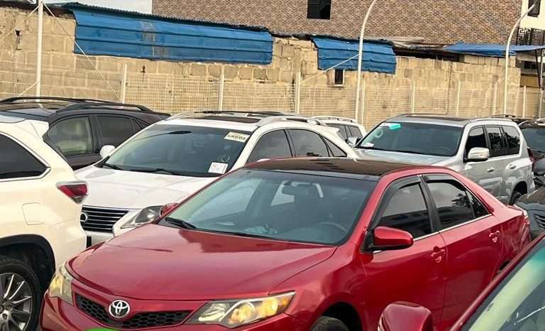 
								2013 Toyota Camry full									