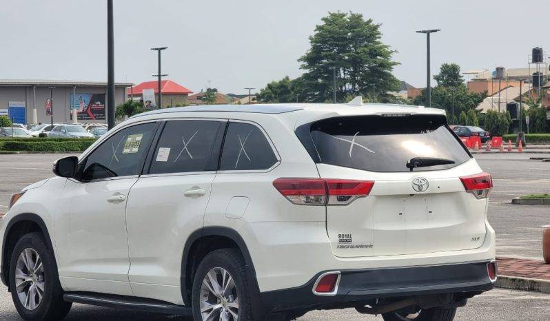 
								2015 Toyota Highlander full									