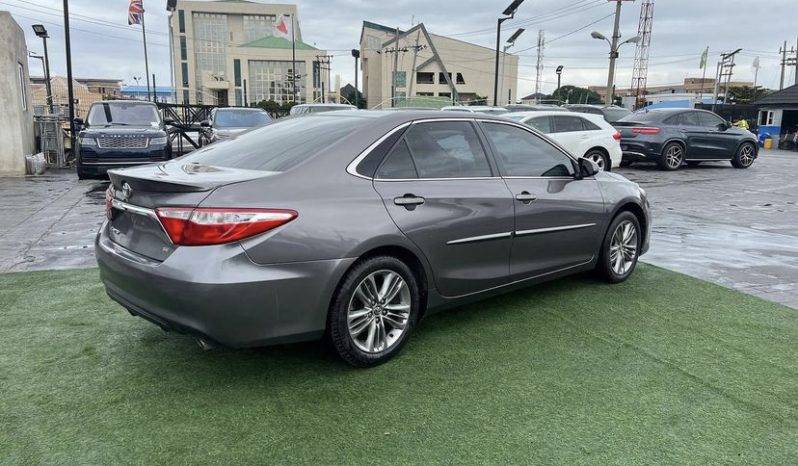 
								2016 Toyota Camry full									