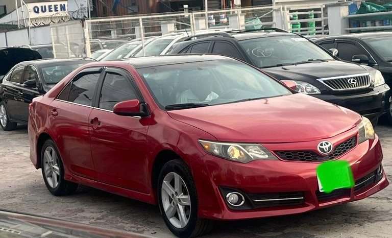 
								2013 Toyota Camry full									