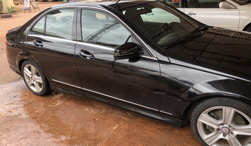 
								2011 Mercedes-Benz C 300 full									