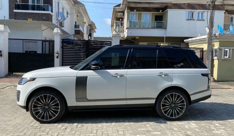 
								2020 Land Rover Vogue full									