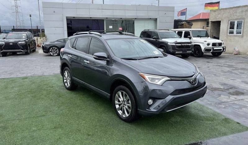 
								2019 Toyota RAV4 full									