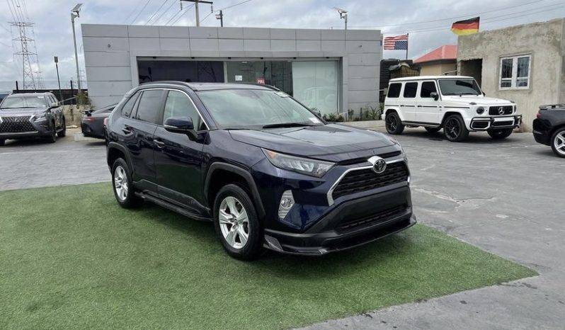 
								2019 Toyota RAV4 full									