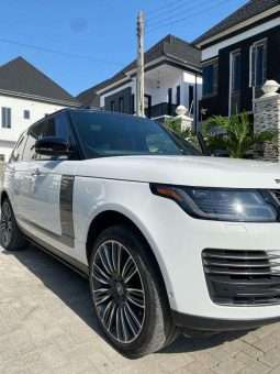 
										2020 Land Rover Vogue full									