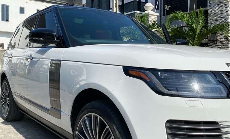 
								2020 Land Rover Vogue full									