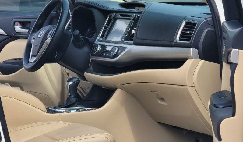 
								2015 Toyota Highlander full									