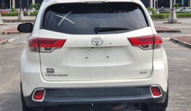 
								2015 Toyota Highlander full									