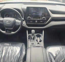 
										2020 Toyota Highlander full									