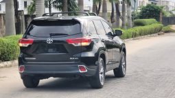 
										2015 Toyota Highlander full									