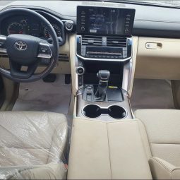 
										2021 Toyota Land Cruiser full									