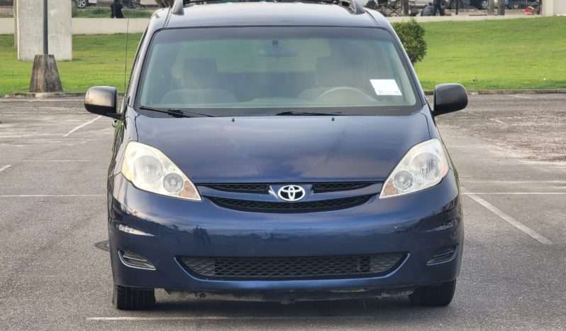 
								2007 Toyota Sienna full									