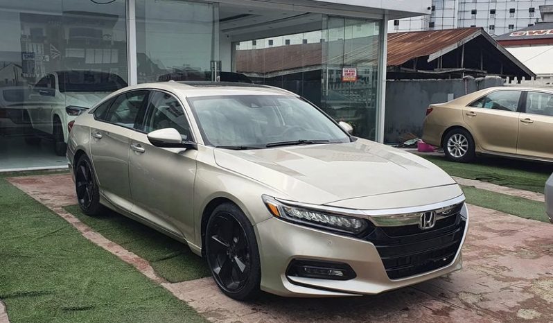 
								2018 Honda Accord full									