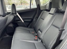 
										2019 Toyota RAV4 full									