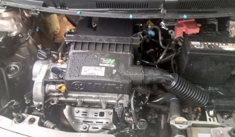 
								2009 Toyota Yaris full									