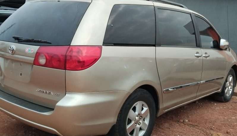 
								2009 Toyota Sienna full									