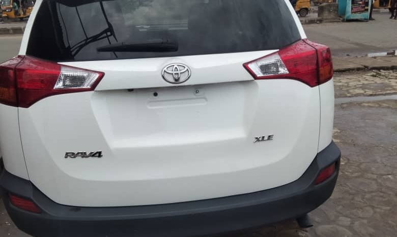 
								2014 Toyota RAV4 full									