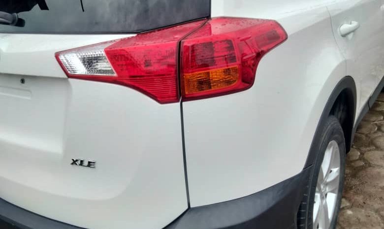 
								2014 Toyota RAV4 full									