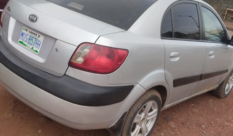 
								2006 Kia Rio full									