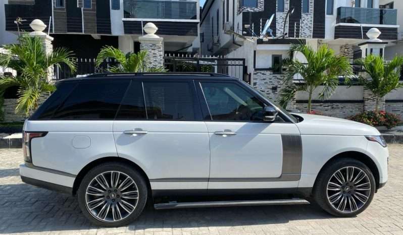 
								2020 Land Rover Vogue full									