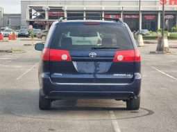 
										2007 Toyota Sienna full									