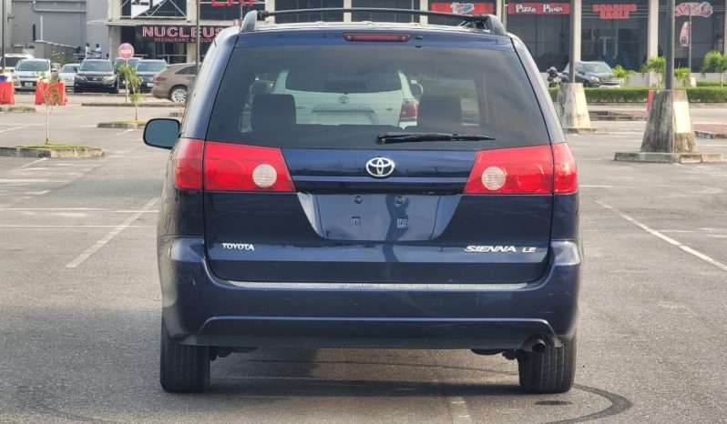 
								2007 Toyota Sienna full									