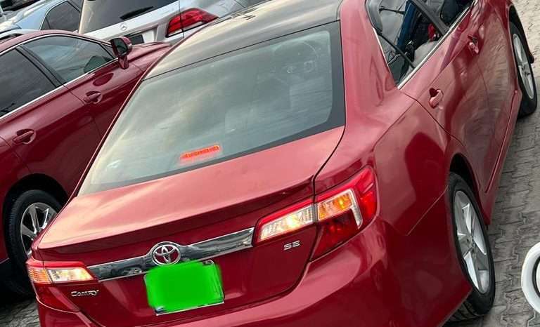 
								2013 Toyota Camry full									