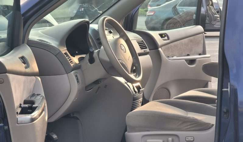 
								2007 Toyota Sienna full									