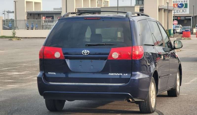 
								2007 Toyota Sienna full									