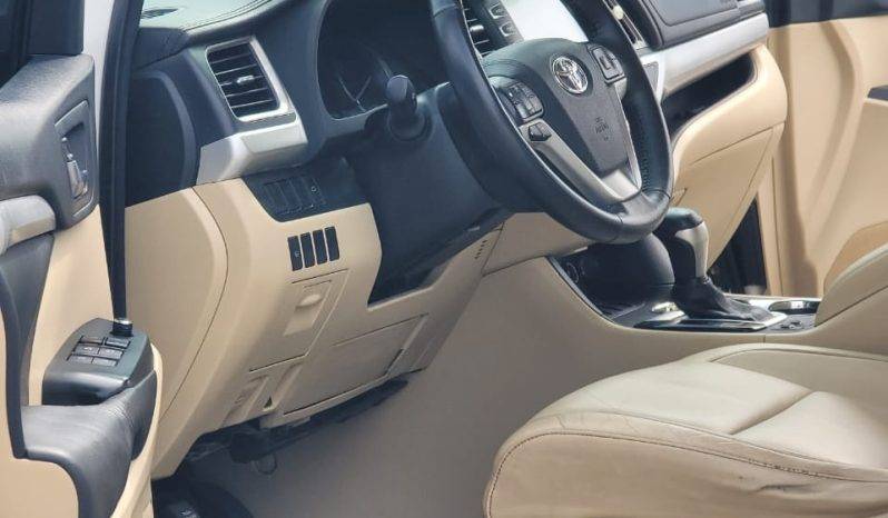 
								2015 Toyota Highlander full									