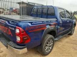 
										2015 Toyota Hilux full									