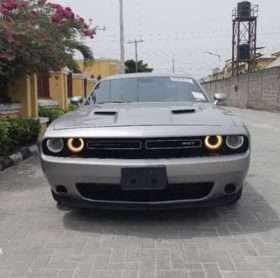 dodge challenger