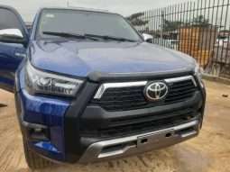 
										2015 Toyota Hilux full									