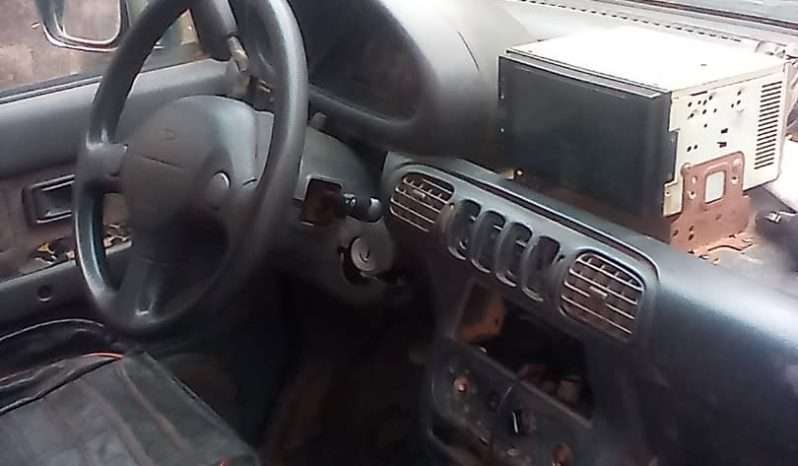 
								2004 Daihatsu Charade full									