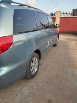 
										toyota sienna full									