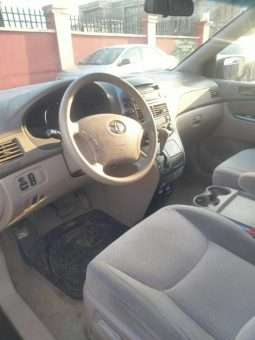 
										toyota sienna full									