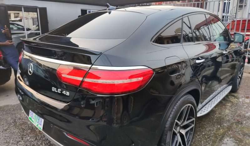 
								2016 Mercedes-Benz GLE 43 full									