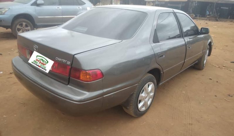 
								2002 Toyota Camry full									