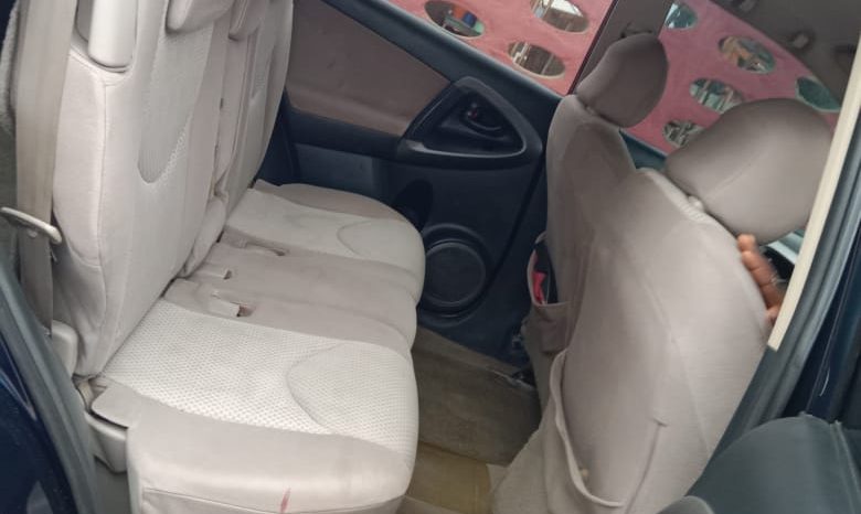 
								2010 Toyota RAV4 full									