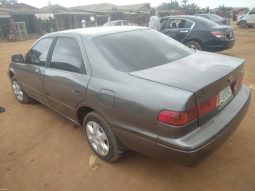 
										2002 Toyota Camry full									