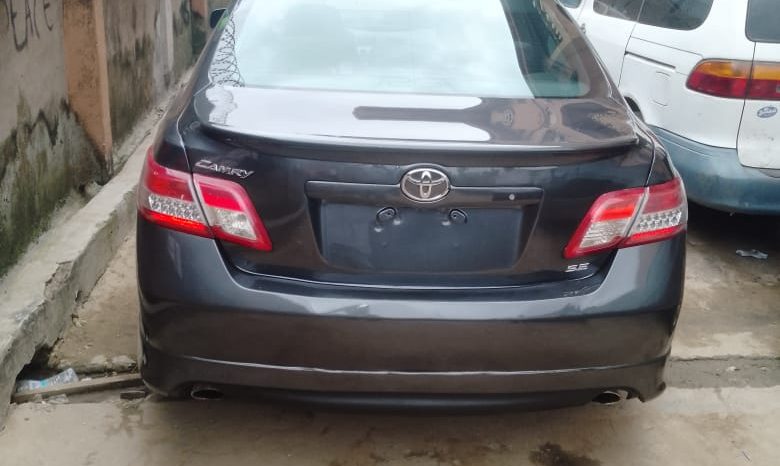 
								2010 Toyota Camry full									