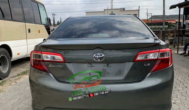 
								2012 Toyota Camry full									