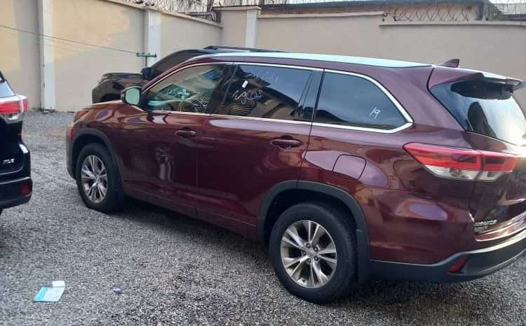 
								2018 Toyota Highlander full									