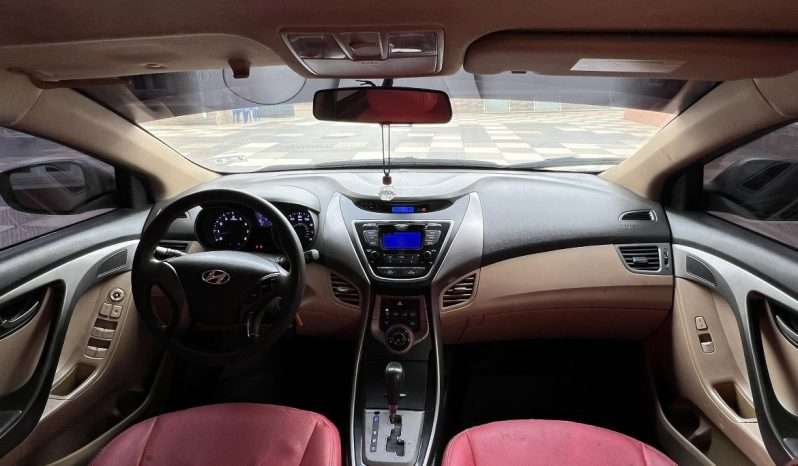 
								2013 Hyundai Elantra full									