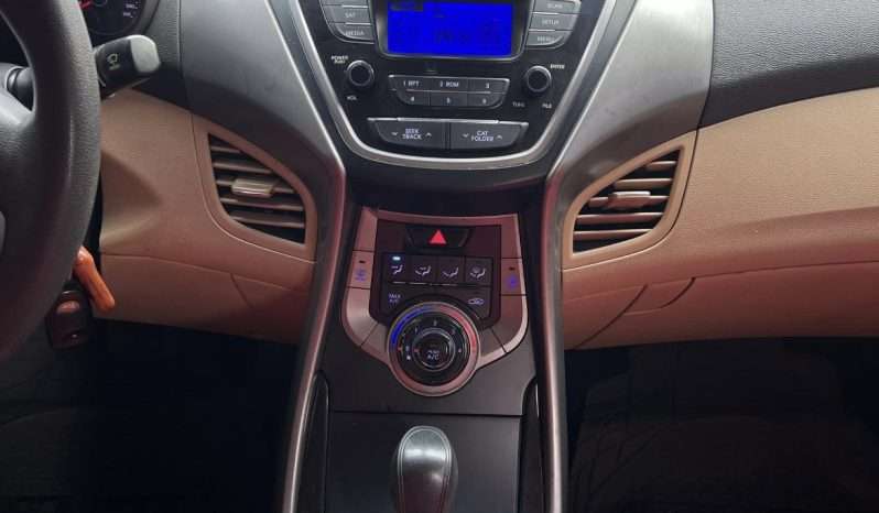 
								2013 Hyundai Elantra full									